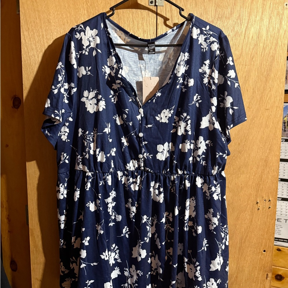 Chic Floral Navy Blouse